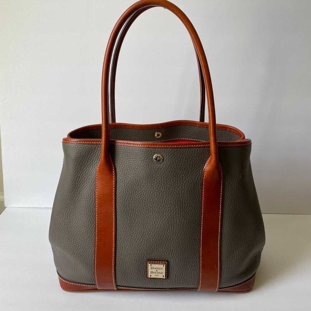 Dooney & Bourke pebbled leather tote, snap closure, color: gray and cognac